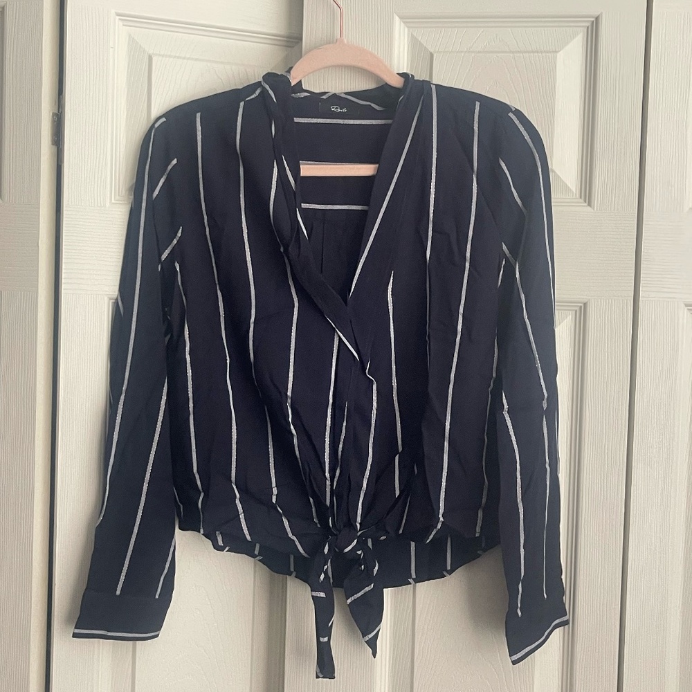 Rails Ava Livorno Stripe Tie Front V neck Tie-front  Blouse. CONT K
